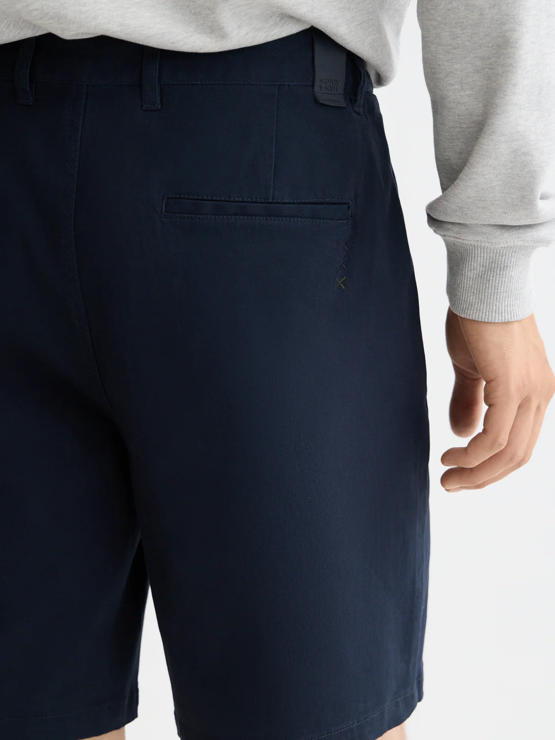 Essentials Stuart Cotton-blend twill regular short - Image 3