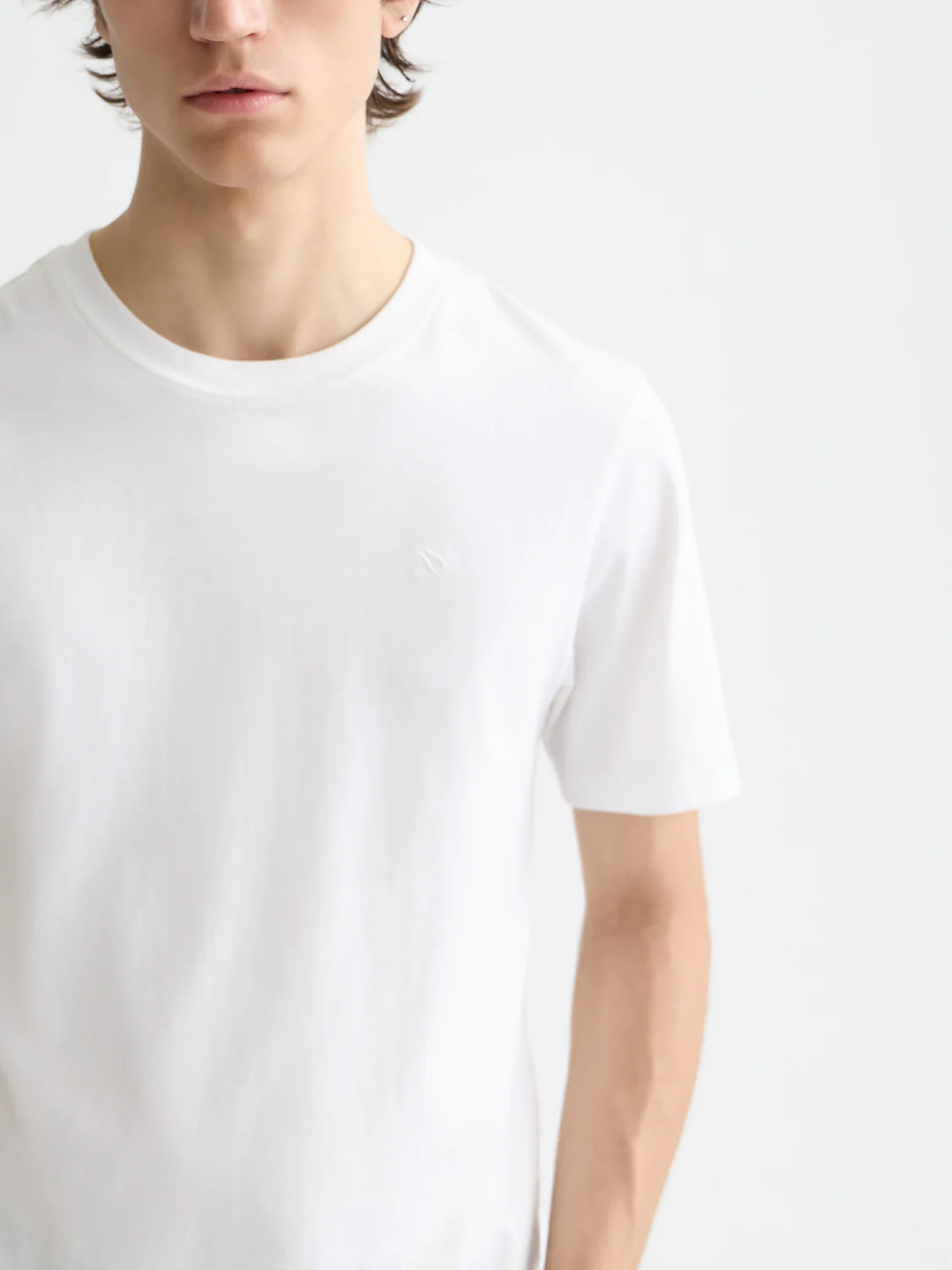ESSENTIALS LOGO T-SHIRT - Image 2