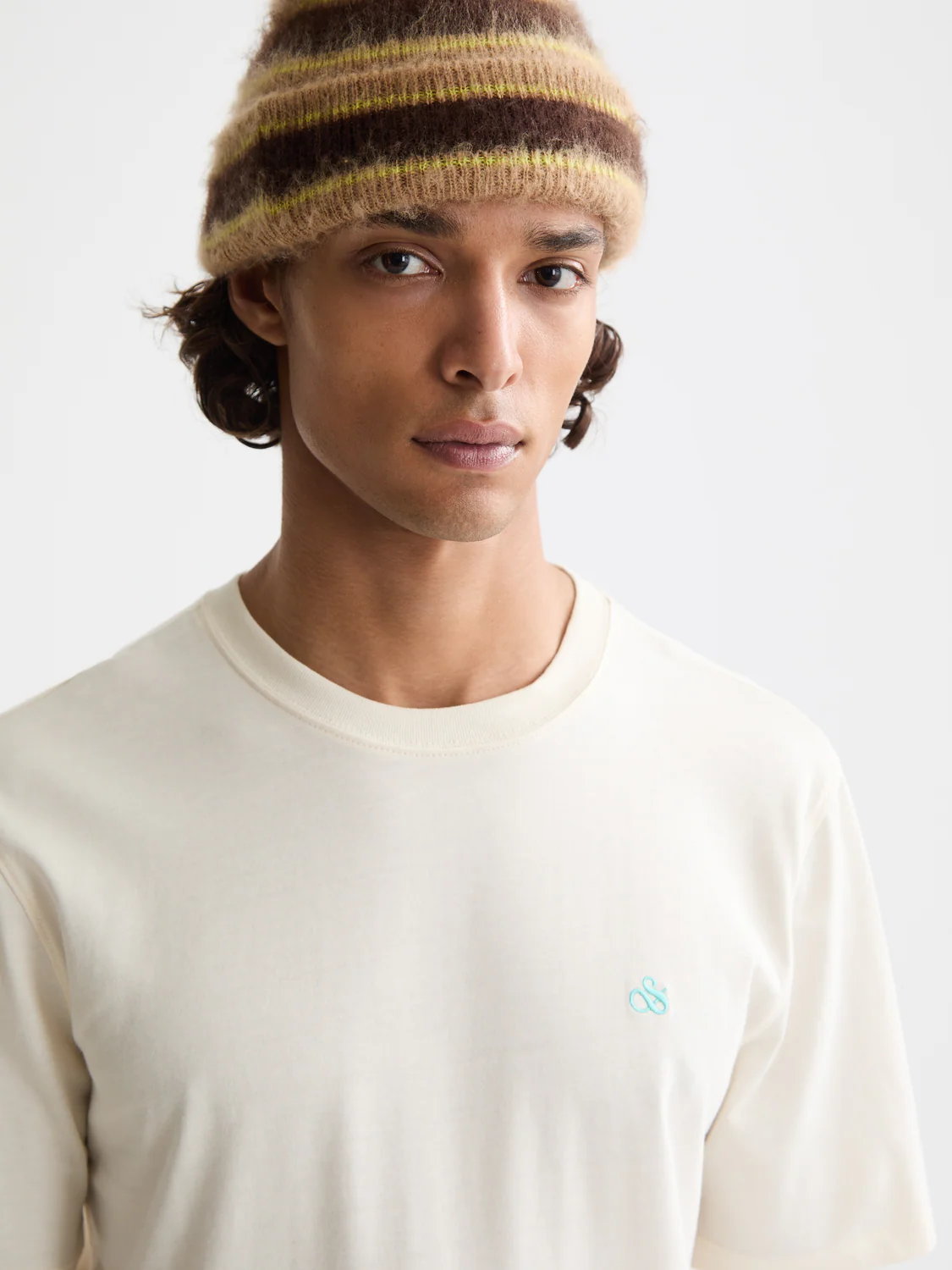 Seasonal Essentials logo t-shirt - Image 37
