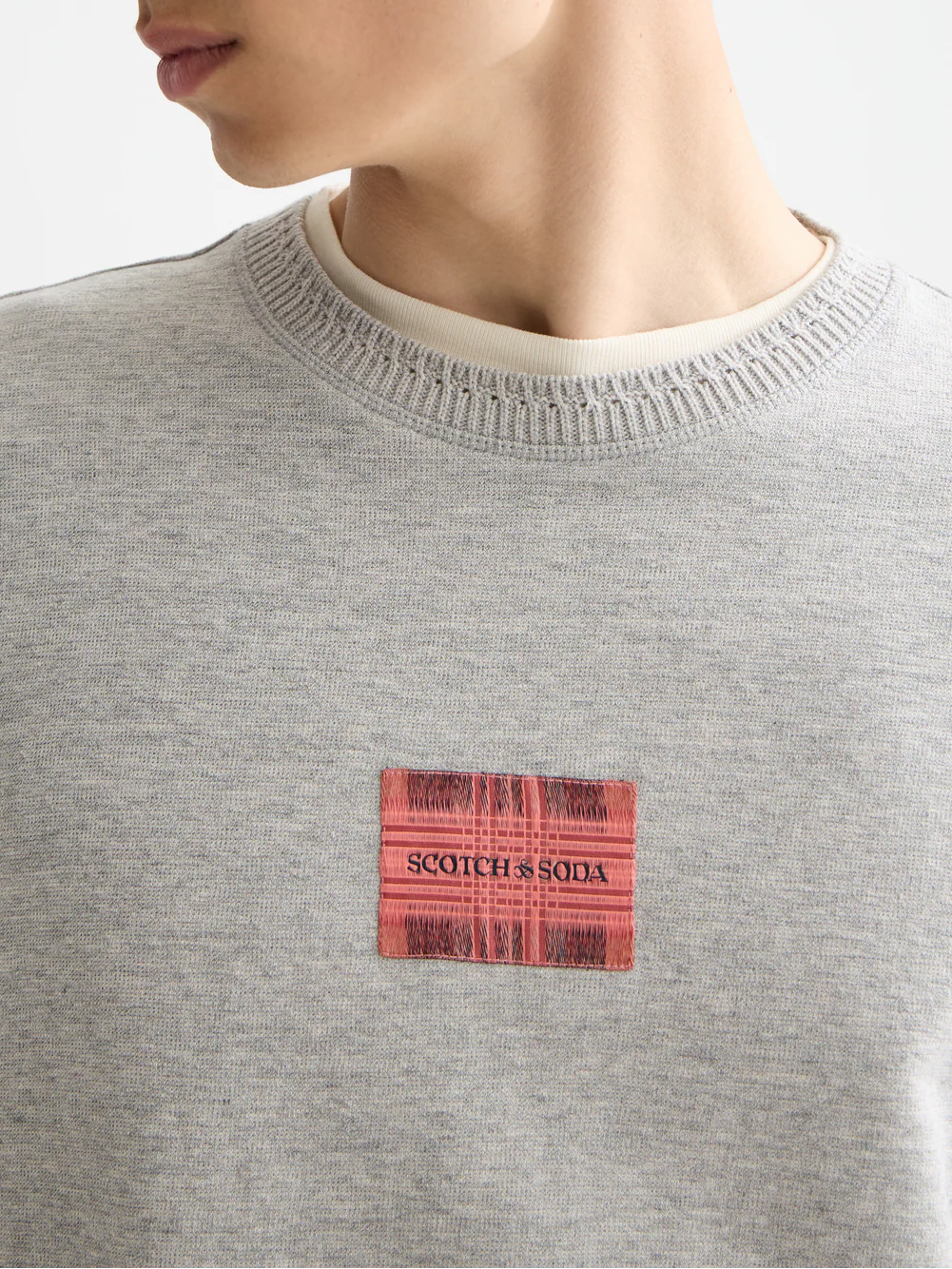 Loose Label T-shirt - Image 3
