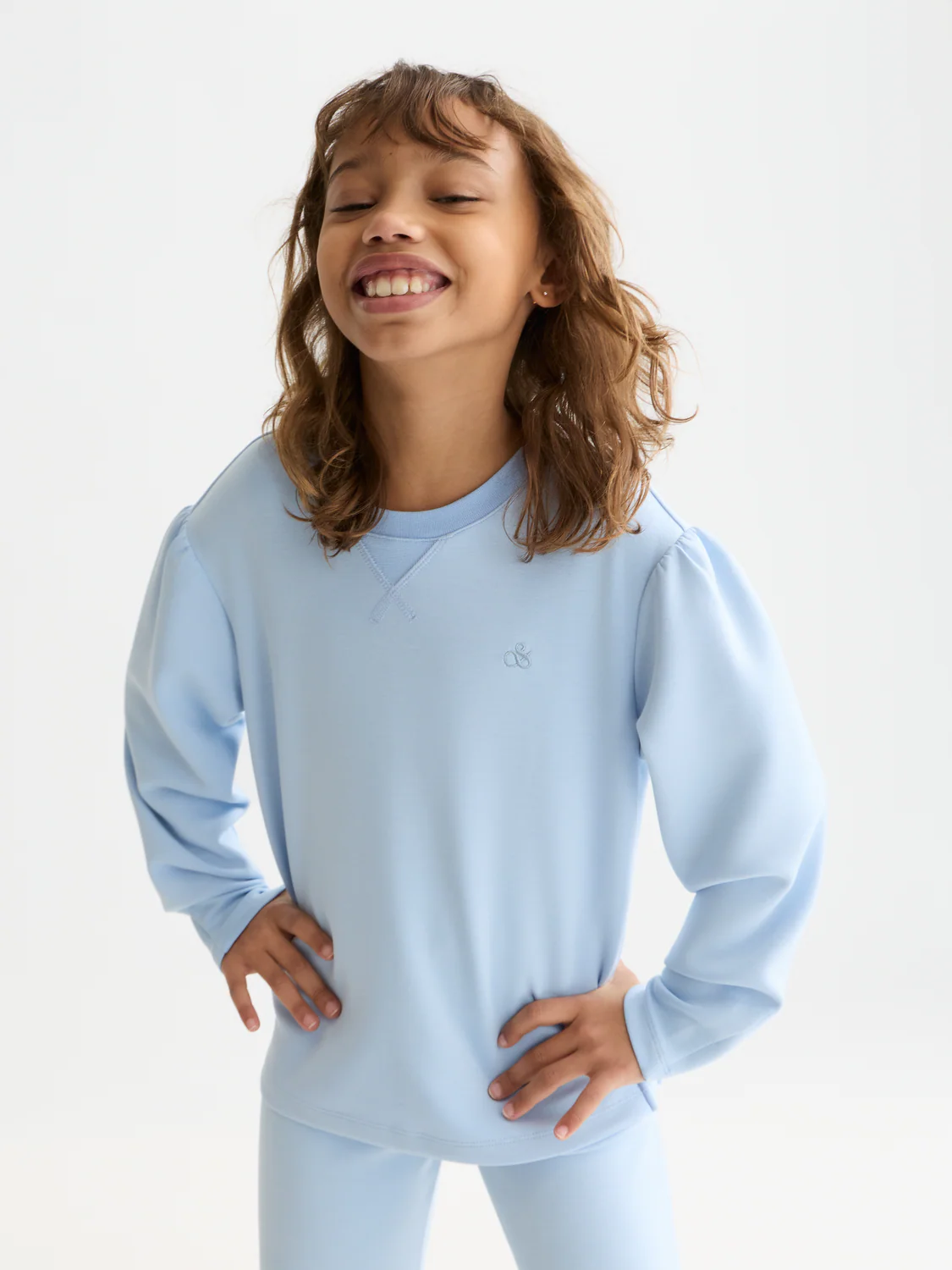 Girls Seasonal Essentials relaxed sweatshirt - Image 3