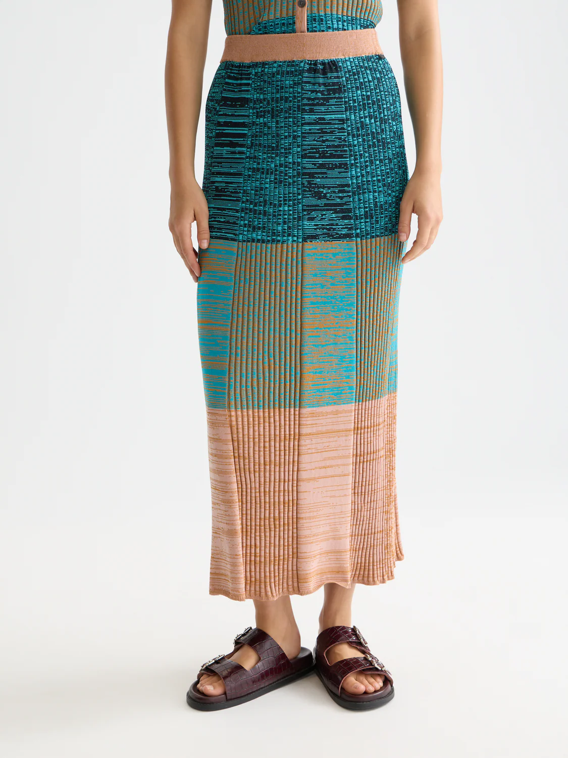 Maxi ribbed knitted skirt - Image 2